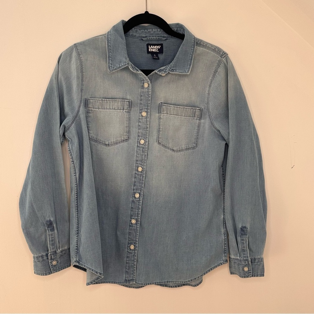 Lands' End Chambray Button Up Shirt Women's Small Light Wash Denim 100% Cotton